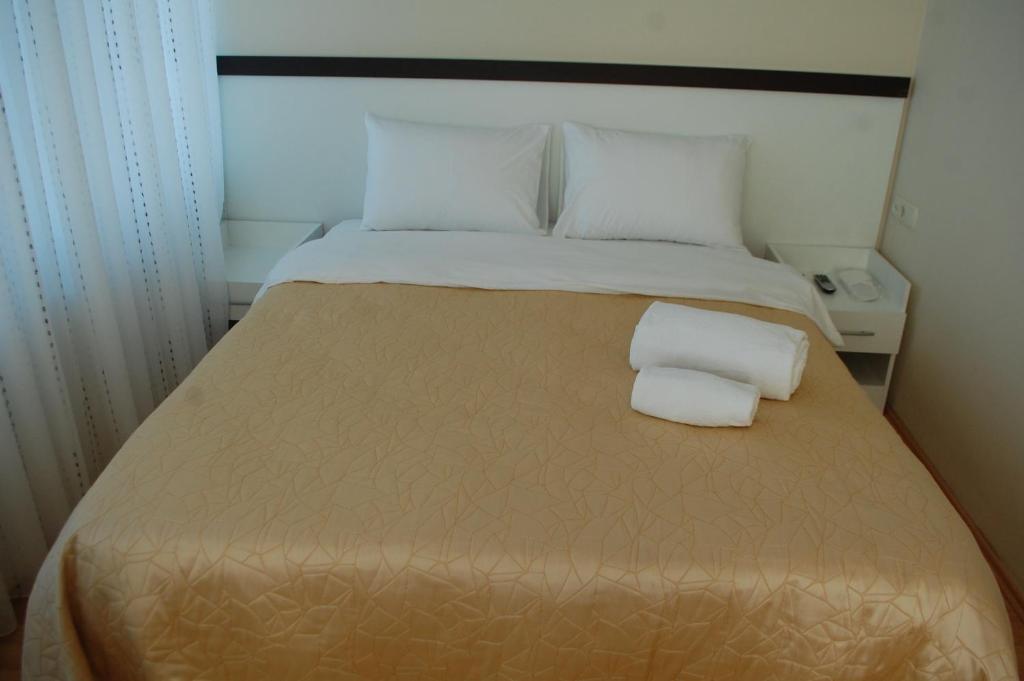 Flora Hotel Burhanli Habitación foto